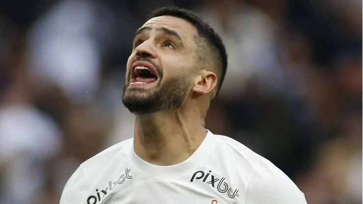 Renato Augusto estaria acertado com outro clube. (Photo by Miguel Schincariol/Getty Images)