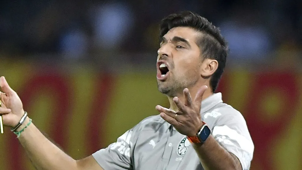 Um dos mais bem pagos do Mundo: Abel Ferreira tem proposta IRRECUSÁVEL e pode deixar o Palmeiras nos próximos dias (Photo by Gabriel Aponte/Getty Images)