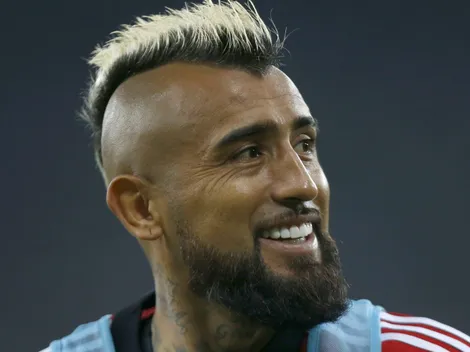 Vidal é procurado e dá sinal positivo para jogar em campeão da Libertadores