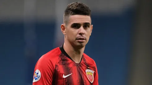 Campeão brasileiro vai com tudo para fechar a contratação do meia Oscar (Photo by Simon Holmes/Getty Images)