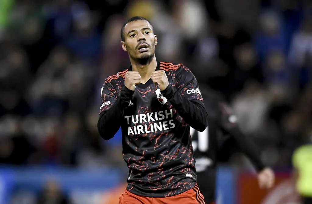 Nicolás de La Cruz celebra gol pelo Flamengo. (Photo by Marcelo Endelli/Getty Images)
