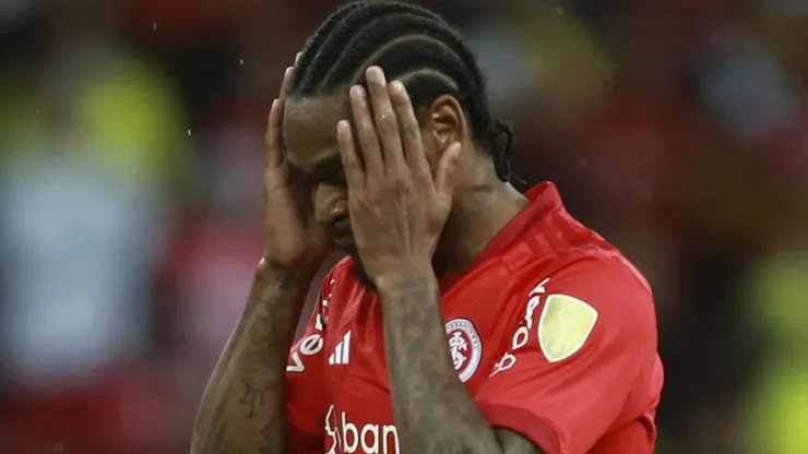 Luiz Adriano, jogador do Internacional (Photo by Fernando Alves/Getty Images)
