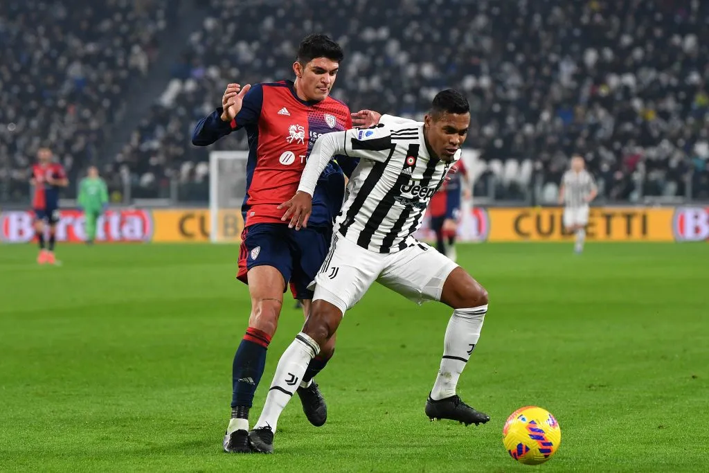 Alex Sandro jogando pela Juve (Photo by Valerio Pennicino/Getty Images)