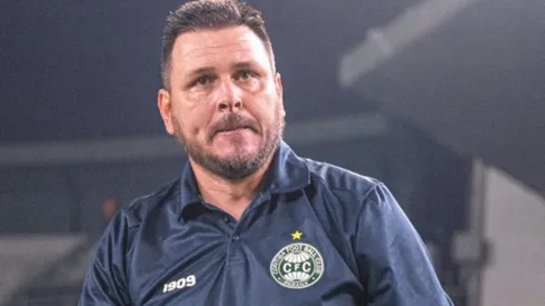 Kosloski: técnico tem novo problema no Coxa (Foto: Gabriel Thá/Coritiba/Divulgação)