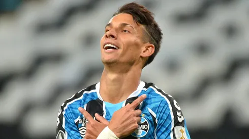 Ferreirinha chega a acordo com novo clube. (Photo by Silvio Avila - Pool/Getty Images)