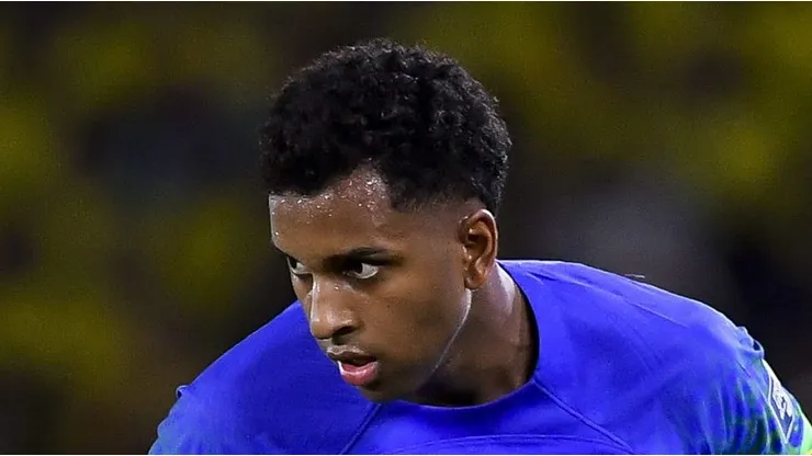 Rodrygo com a camisa 10 da Seleção Brasileira. Foto: Gabriel Aponte/Getty Images