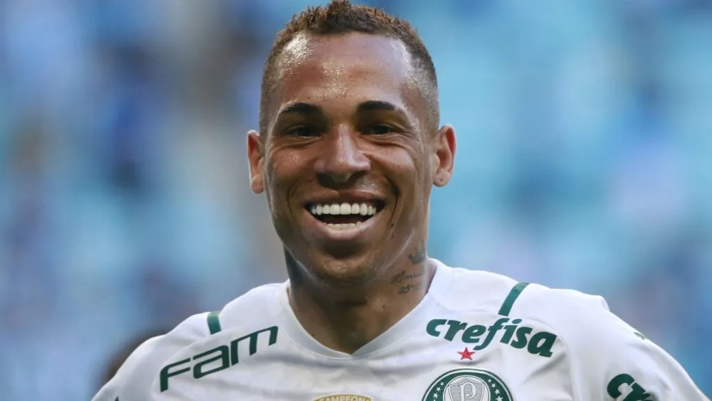 Palmeiras vê grande oportunidade e pode envolver Breno Lopes para fechar com badalado ponta do futebol brasileiro (Photo by Silvio Avila/Getty Images)