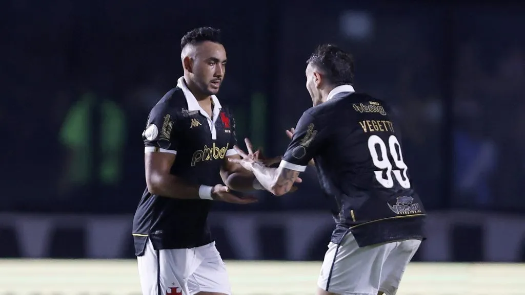 Noticias do Vasco hoje (17/11): Evolução de Payet, Novidade no time titular, chances de permanência e mais (Photo by Wagner Meier/Getty Images)