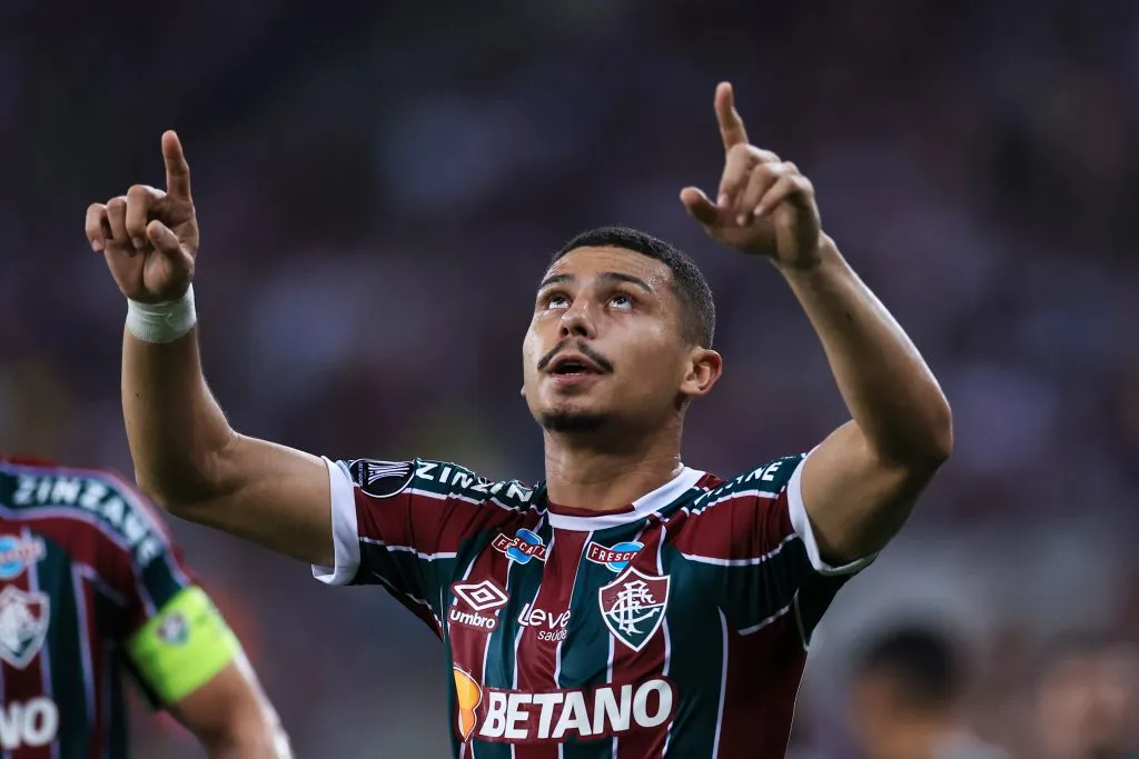 RIO DE JANEIRO, BRASIL – 24 DE AGOSTO: André do Fluminense comemora após marcar o primeiro gol da equipe durante o jogo de ida das quartas de final da Copa CONMEBOL Libertadores 2023 entre Fluminense x Olimpia, no Maracanã, em 24 de agosto de 2023, no Rio de Janeiro, Brasil. (Foto: Buda Mendes/Getty Images)