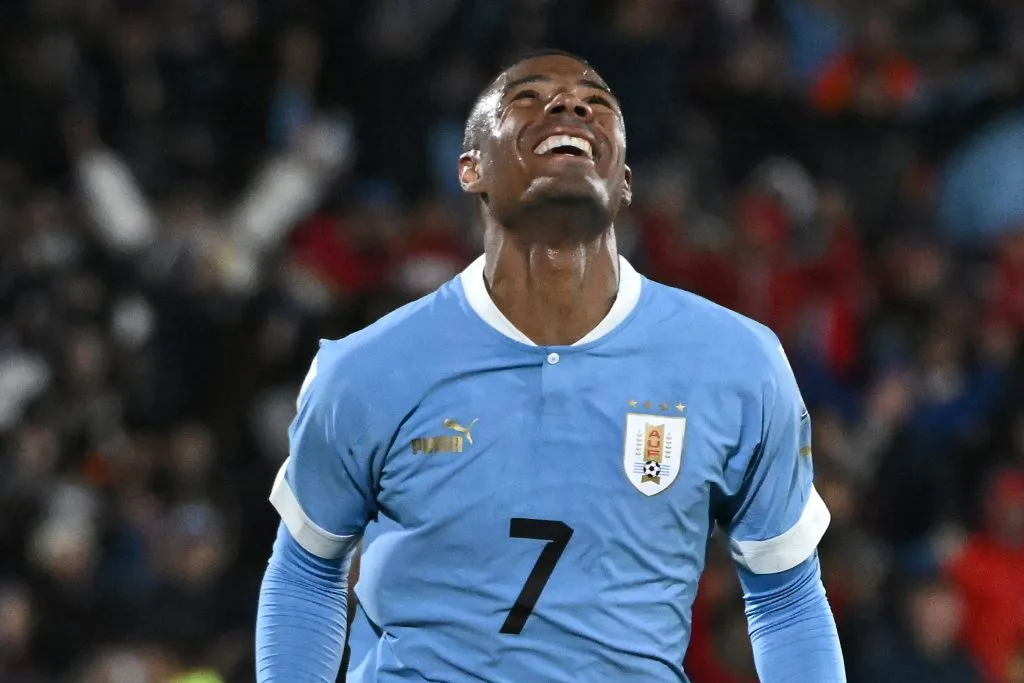 De La Cruz ao marcar contra o Brasil. (Photo by Guillermo Legaria/Getty Images)