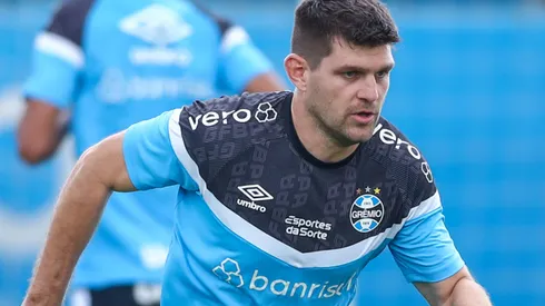Kannemann: zagueiro deu susto em último treino do Grêmio (Foto: Lucas Uebel/Grêmio/Divulgação)