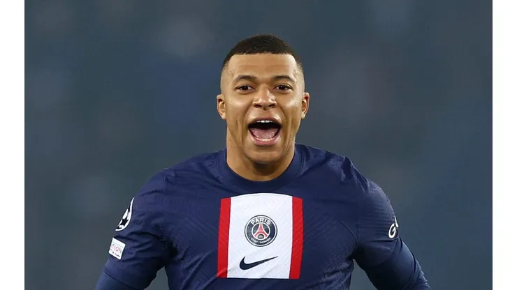 Vem pra ser o craque do time! Dois clubes disputam a contratação de Kylian Mbappé para 2024; Atacante não deve renovar com o PSG (Photo by Clive Rose/Getty Images)