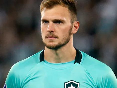 Comentarista aponta 'culpados' após queda de rendimento de Perri no Botafogo