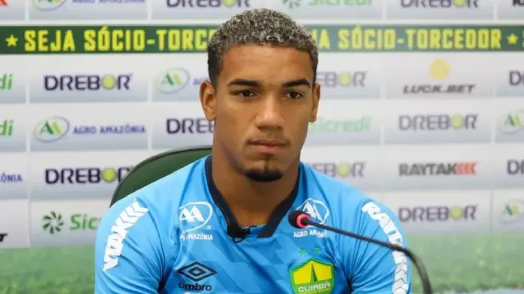 Denilson: alvo do Fluminense (Foto: AssCom Dourado/Divulgação)