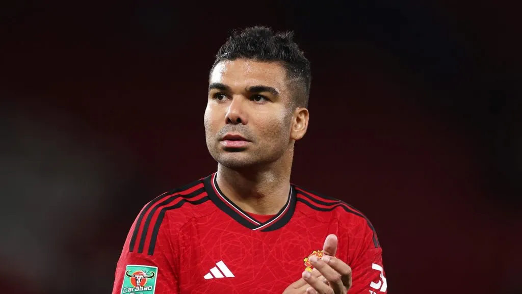 Manchester United já tem preço definido para vender Casemiro; Clube de Cristiano Ronaldo é um dos interessados (Photo by Lewis Storey/Getty Images)