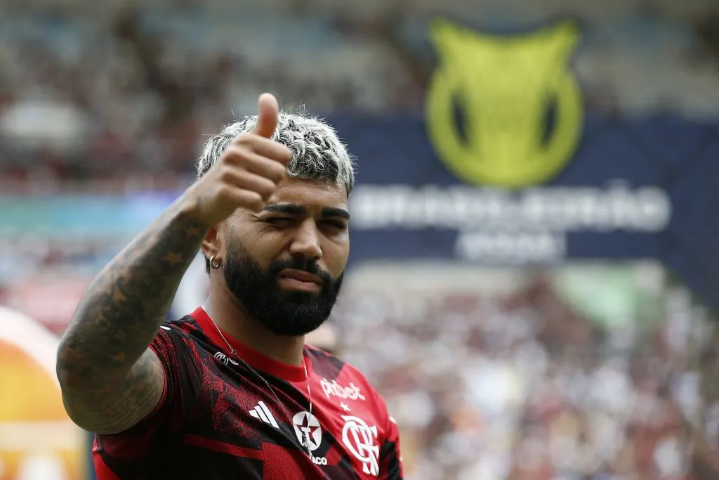 Gabigol sinaliza para torcida do Flamengo. (Photo by Wagner Meier/Getty Images)