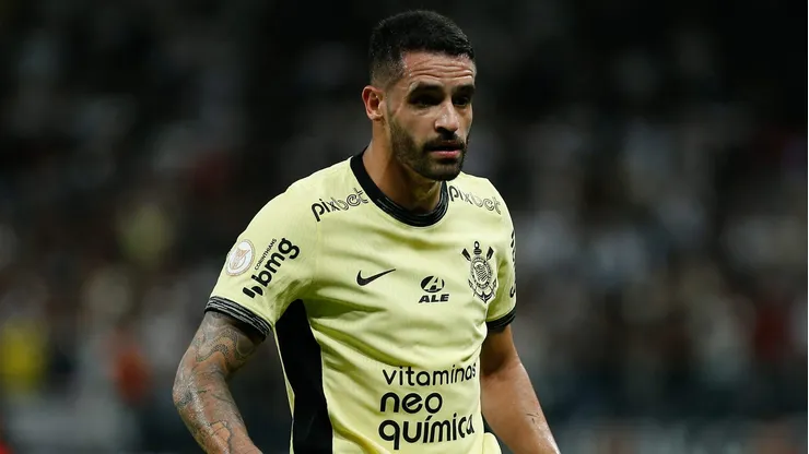 3 clubes do Brasileirão disputam a contratação do meia Renato Augusto (Photo by Ricardo Moreira/Getty Images)