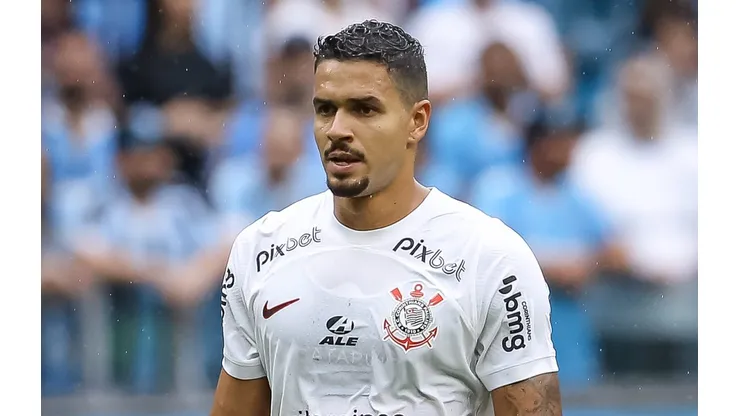 Lucas Veríssimo pode trocar o Corinthians por outro grande clube em 2024 (Photo by Pedro H. Tesch/Getty Images)