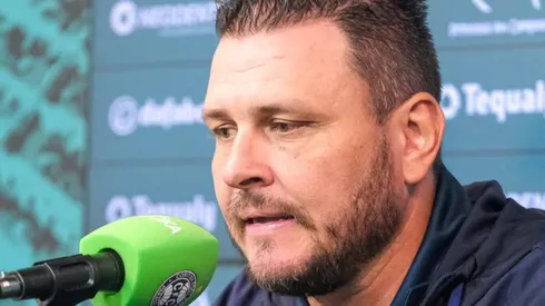 Kosloski: técnico abriu o jogo em coletiva (Foto: Gabriel Thá/Coritiba/Divulgação)