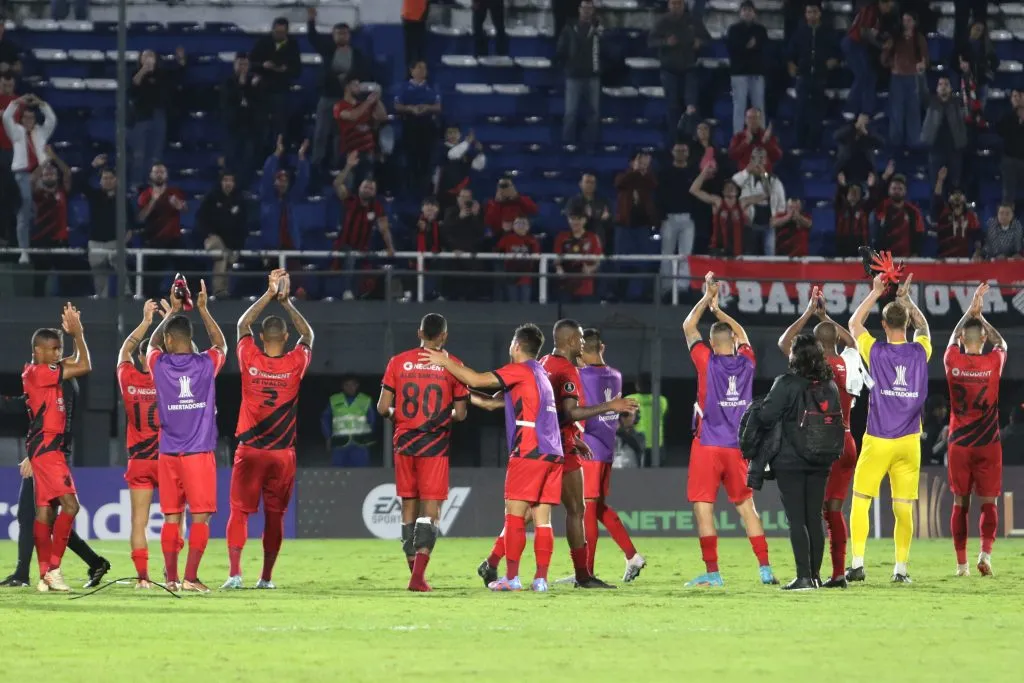 Athletico quer novas peças em seu elenco – (Photo by Christian Alvarenga/Getty Images)