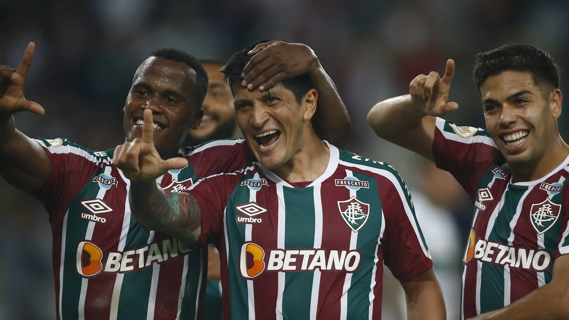 Jhon Arias comemorando um gol do Fluminense (Foto: Wagner Meier/Getty Images)