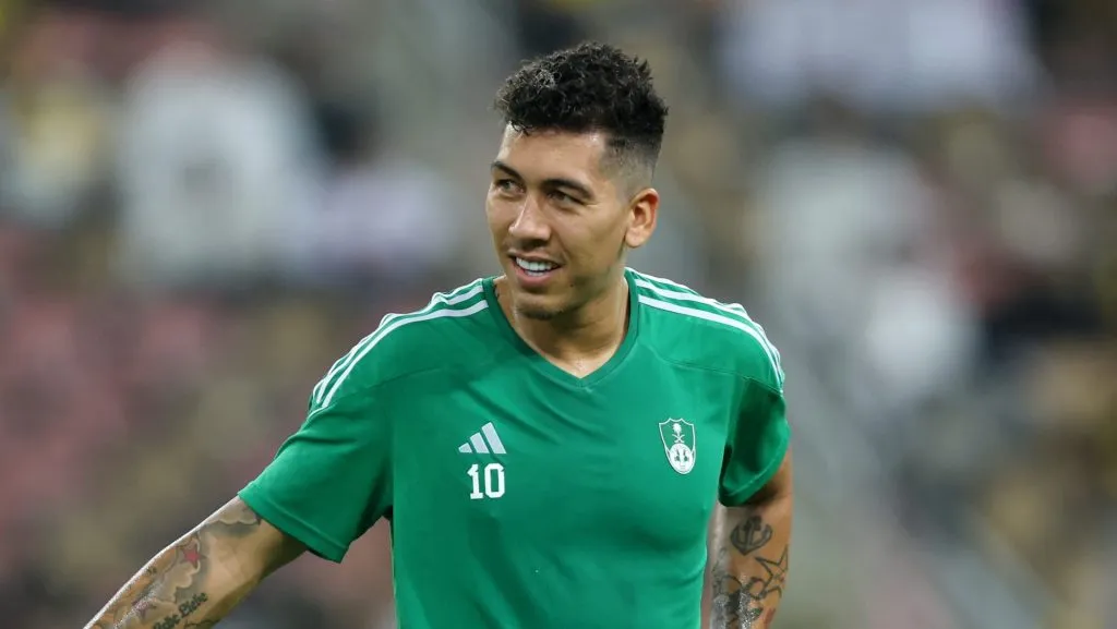 Roberto Firmino pode deixar o Al-Ahli (Photo by Yasser Bakhsh/Getty Images)