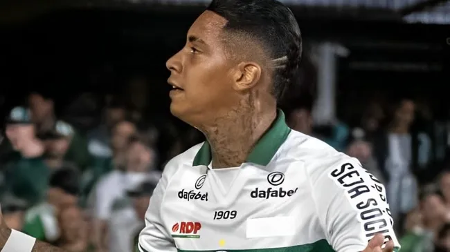 Alef Manga em ação pelo Coritiba  (Foto: Guilherme Griebeler / Site Oficial Coritiba)