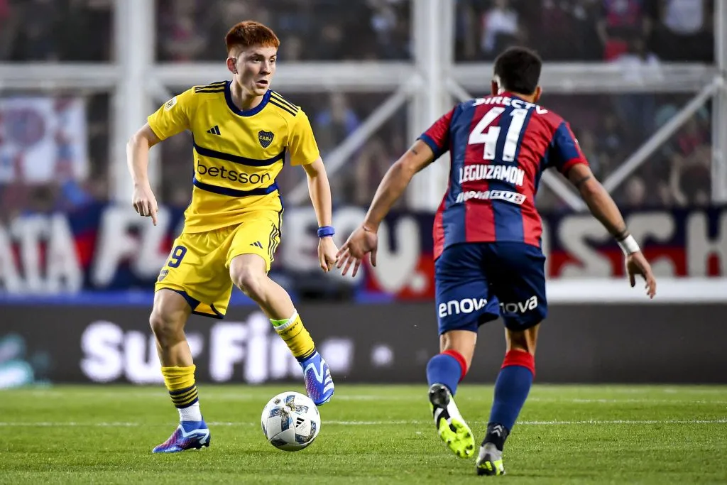 Valentín Barco atuando contra o San Lorenzo. (Photo by Marcelo Endelli/Getty Images)