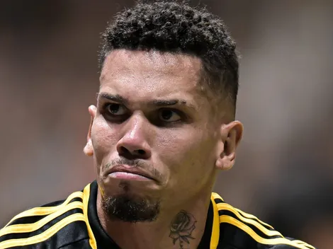 Torcida do Atlético MG exalta Paulinho, mas pede saída de outro grande nome do clube: "Fora"