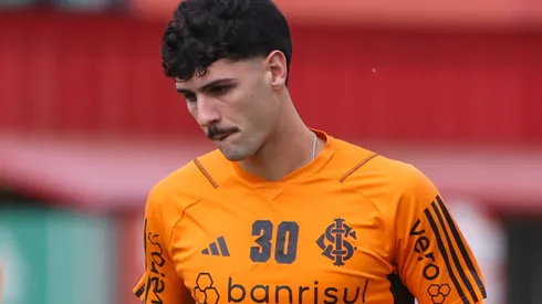 Johnny: negociado com o Bétis, da Espanha, volante deixará o Inter em dezembro (Foto: Ricardo Duarte/Internacional/Divulgação)