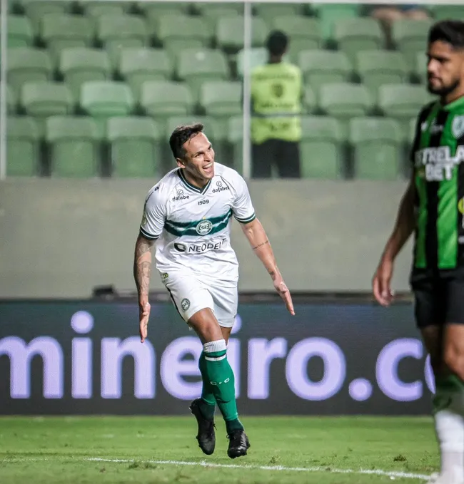 Robson é o artilheiro do Coritiba no Brasileirão, com 11 gols. Foto: Gabriel Thá/Coritiba