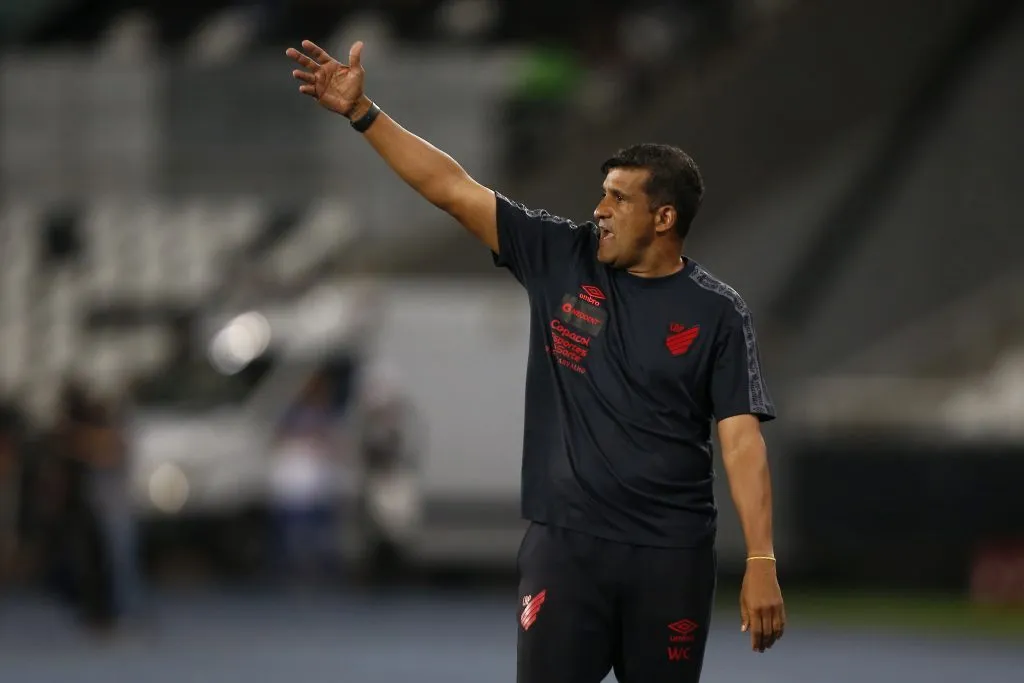 Wesley Carvalho técnico do Athletico (Photo by Wagner Meier/Getty Images)