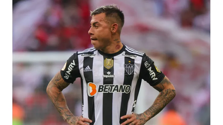 Eduardo Vargas deve ser negociado pelo Atlético Mineiro (Photo by Silvio Avila/Getty Images)