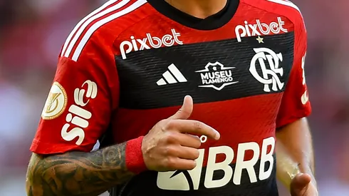 O Flamengo irá lançar uma camisa popular em breve (Foto: Marcelo Cortes/Flamengo/Divulgação)