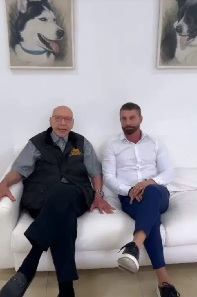 Pedrinho ao lado do presidente da Crefisa. Foto: Divulgação