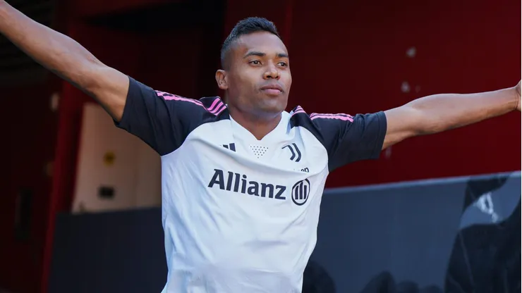 Alex Sandro pode ter salário astronômico no Flamengo (Photo by Loren Elliott/Getty Images)