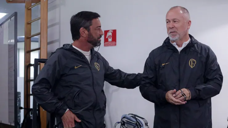 Foto: Rodrigo Coca/Agência Corinthians/Divulgação - Duílio e Mano: dupla fez 'pacto' no Corinthians