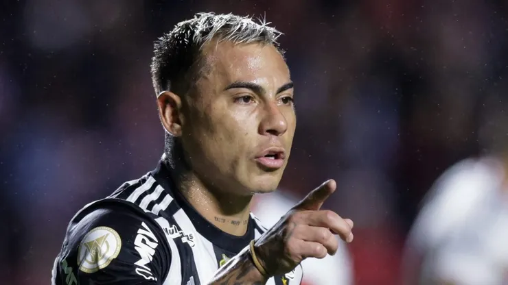 Torcida do Galo quer Vargas fora do clube. (Photo by Alexandre Schneider/Getty Images)