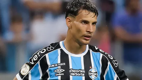 Ferreira quer grande salário para atuar em novo clube (Photo by Pedro H. Tesch/Getty Images)