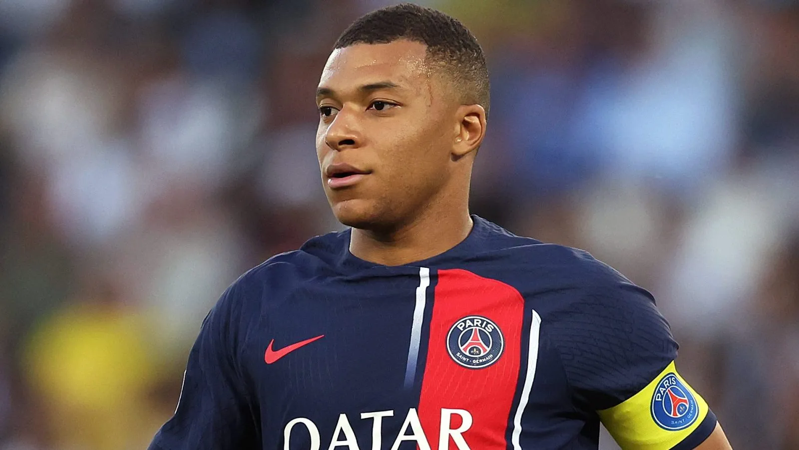 PARIS, FRANÇA – JUNHO 03: Kylian Mbappé, do Paris Saint-Germain, em ação durante a partida da Ligue 1 entre Paris Saint-Germain e Clermont Foot, no Parc des Princes, em 03 de junho de 2023, em Paris, França. (Foto: Julian Finney/Getty Images)