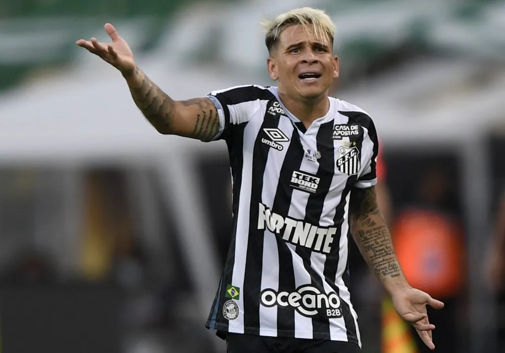 (Photo by Mauro Pimentel – Pool/Getty Images)