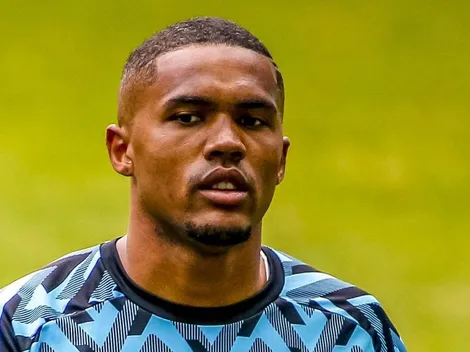 Gigante brasileiro faz consulta por Douglas Costa e torcida perde a linha na web: "Pelo amor de Deus"