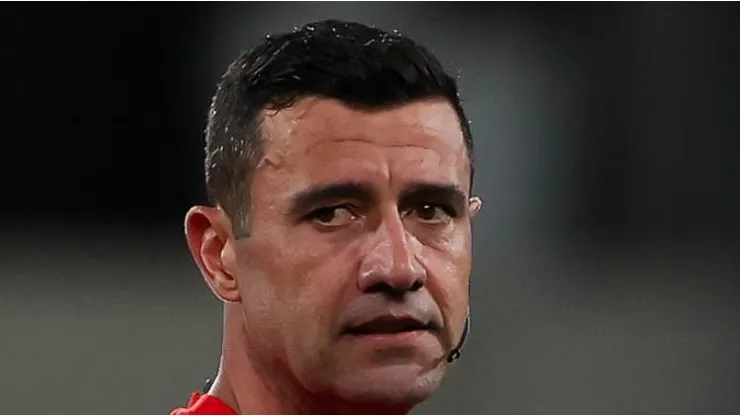 Bráulio da Silva Machado teve decisão difícil no duelo. Foto: Flickr Oficial SE Palmeiras/Cesar Greco