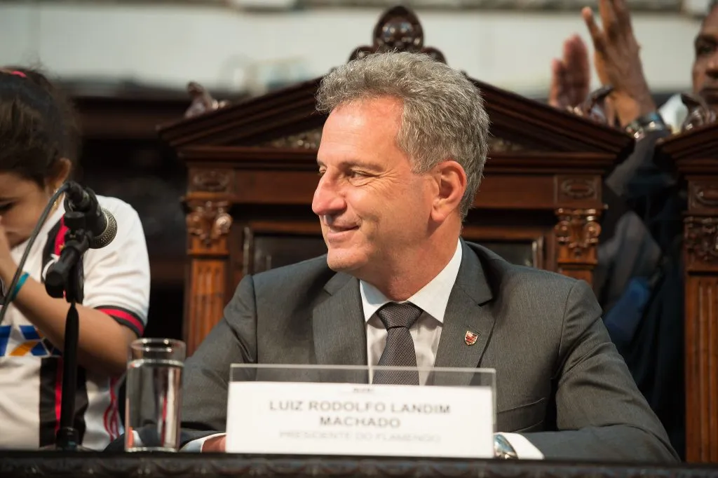Rodolfo Landim sorri à toa com finanças do Flamengo. Foto: Flickr Oficial CR Flamengo/Alexandre Vidal