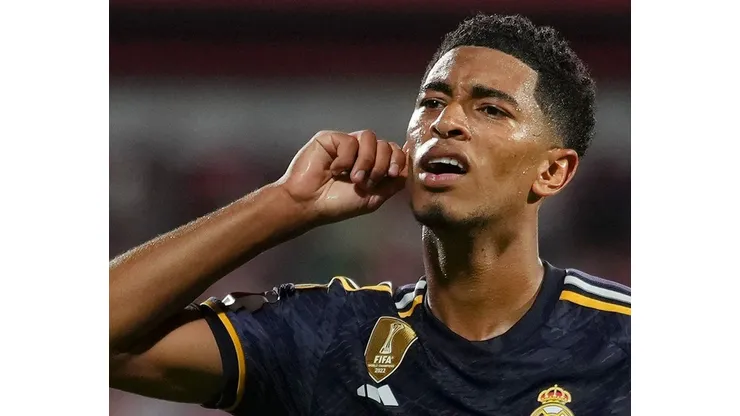 Bellingham em ação pelo Real Madrid. (Photo by Alex Caparros/Getty Images)