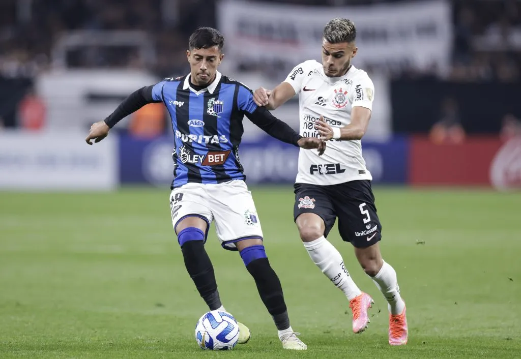 Fausto Vera em ação pelo Corinthians; Foto: by Alexandre Schneider/Getty Images