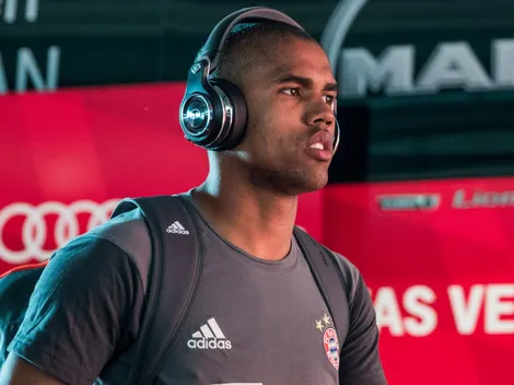 Douglas Costa, ex-Grêmio, é procurado por gigante do futebol carioca