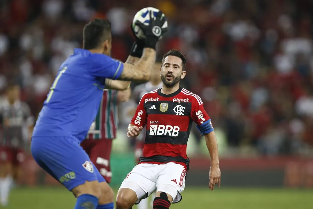 Camisa 7 está em fim de contrato. (Photo by Wagner Meier/Getty Images)