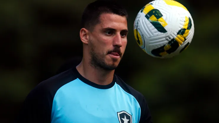 Gabriel Pires: volante deixou o Botafogo (Foto: Vitor Silva/Botafogo/Divulgação)