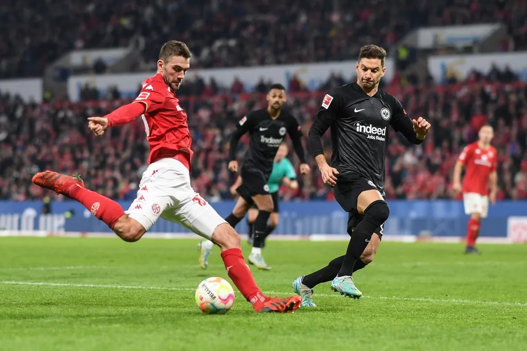 Alario na Bundesliga. (Photo by Frederic Scheidemann/Getty Images)